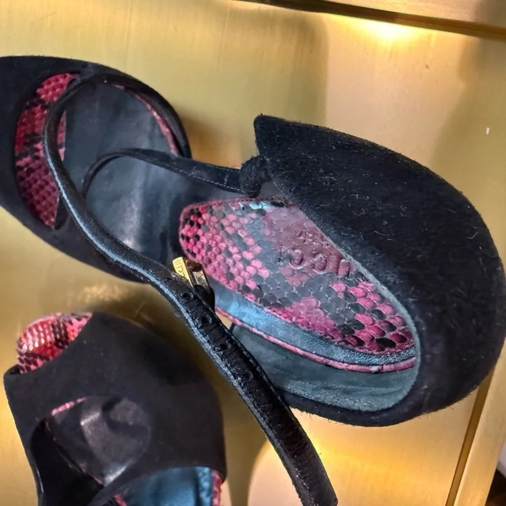 Gucci Black Suede and Pink Snakeskin peep toe heels EUC